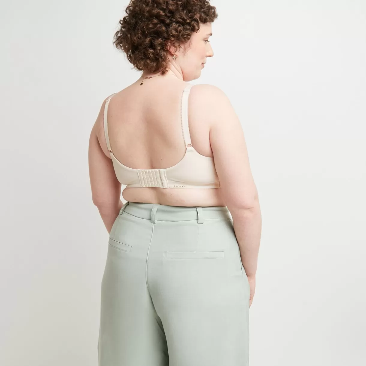 brassiere_postoperatoire_ecru_4-1.webp Soutien-gorge Sans-armatures / Triangle<DENTELLE BRASSIERE POST-OPERATOIRE ECRU