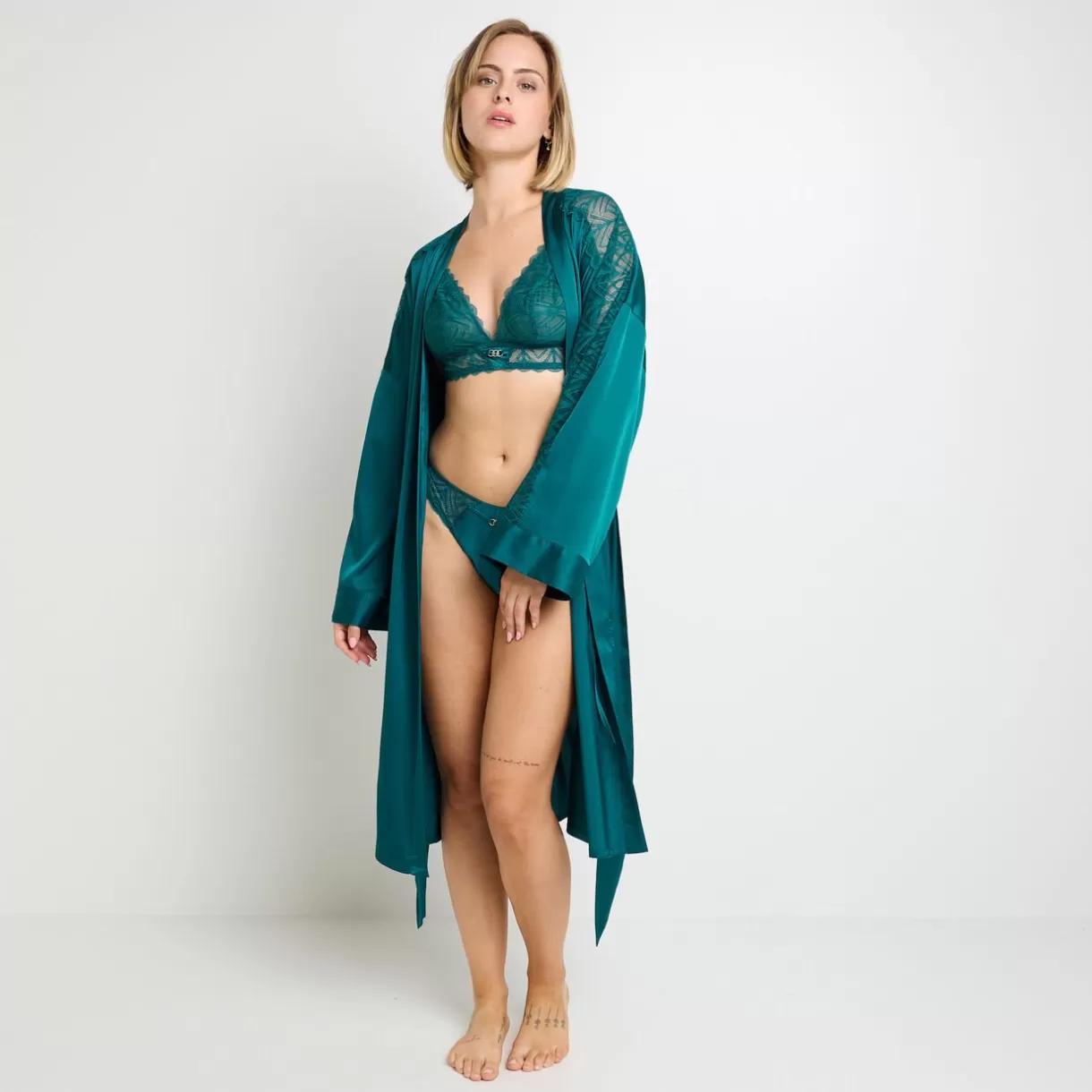 Lingerie De Nuit Sexy | Peignoir / Déshabillé / Gilet<FEMME KIMONO EN SATIN ET DENTELLE CANARD