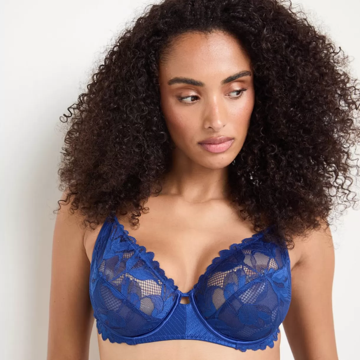 Soutiens-gorge & Bodys Sexy | Poitrine Généreuse (bonnets E, F Et G)<FIESTA SOUTIEN-GORGE EMBOITANT DENTELLE MARINE