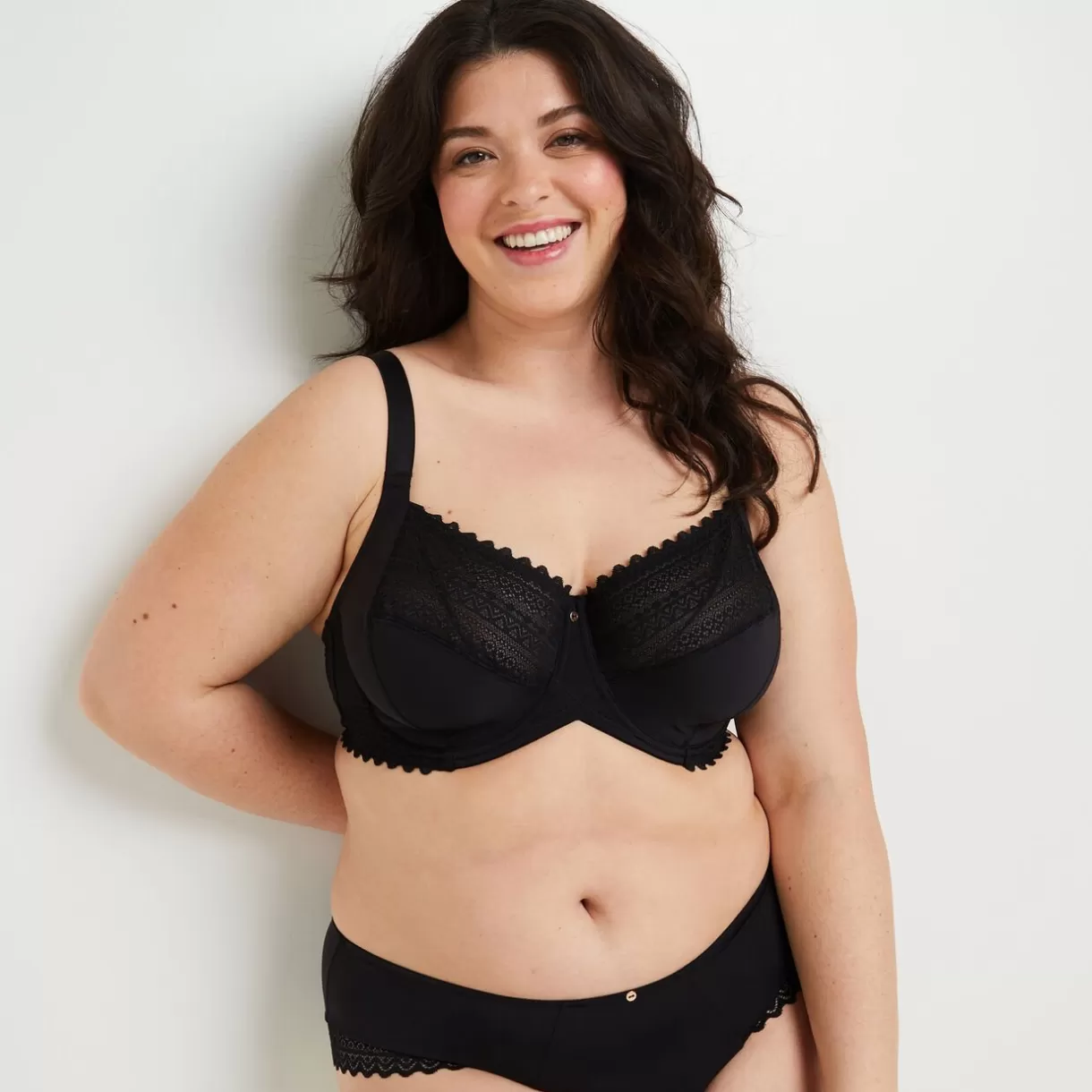 Poitrine Généreuse (bonnets E, F Et G) | Soutien-gorge Corbeille / Emboîtant<DOUCE SOUTIEN-GORGE GRANDS BONNETS NOIR