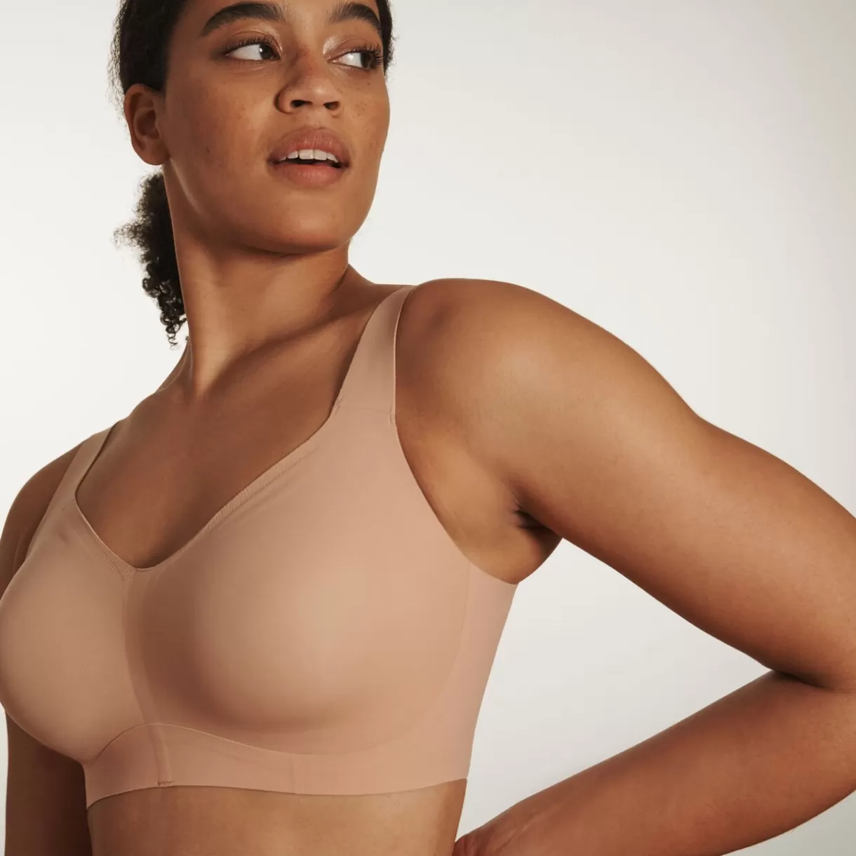 Soutien-gorge Sans-armatures / Triangle | Poitrine Généreuse (bonnets E, F Et G)<BEYOND SOUTIEN-GORGE SANS ARMATURES POUDRE